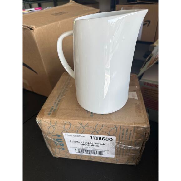 Corelle Coordinates 1-1/2-Qt Medium Pitcher with Handle- White - Picture 3 of 3